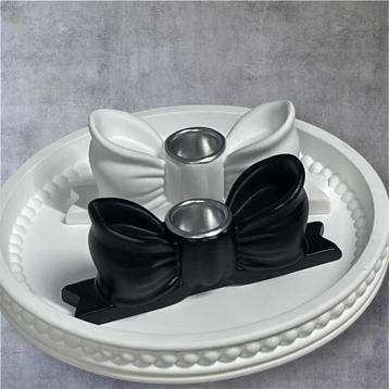 Strikjes Kandelaar - Charmant & Uniek beschikbaar voor biedingen