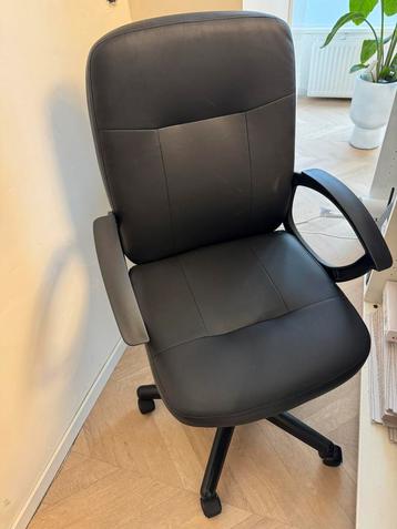 Bureau stoel (2stuks) beschikbaar voor biedingen