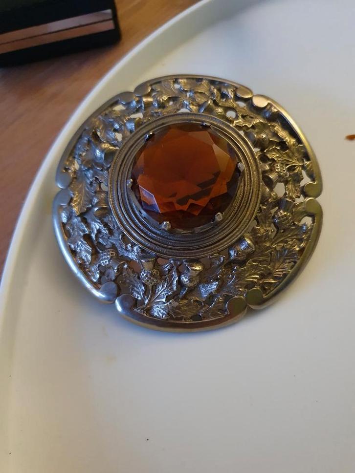 Schotse skilt spelt, Sieraden, Tassen en Uiterlijk, Broches, Zo goed als nieuw, Overige materialen, Zilver, Ophalen of Verzenden