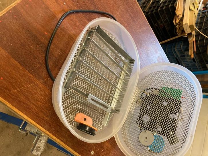 Broedkast 2 stuks, Dieren en Toebehoren, Pluimvee | Toebehoren, Gebruikt, Broedmachine, Ophalen
