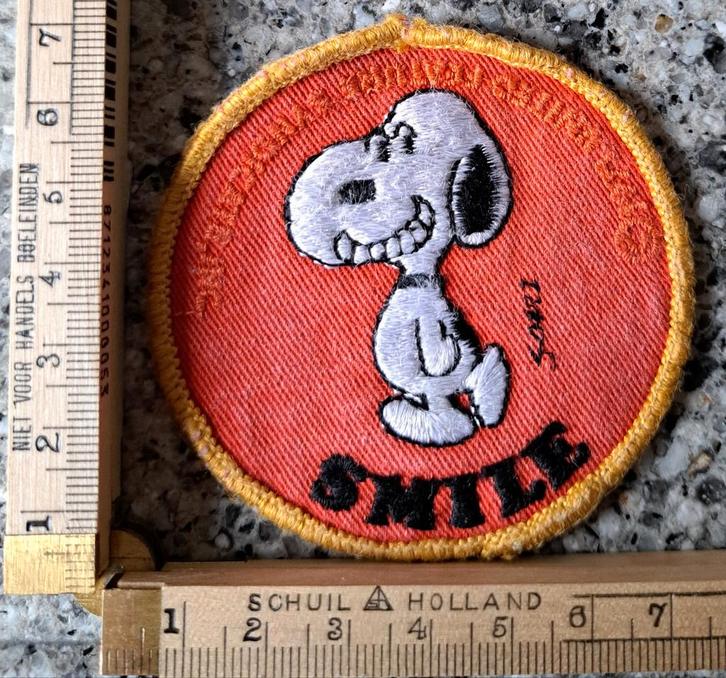 Vintage patch SNOOPY  Smiley, Verzamelen, Stripfiguren, Zo goed als nieuw, Beeldje of Figuurtje, Snoopy, Ophalen of Verzenden