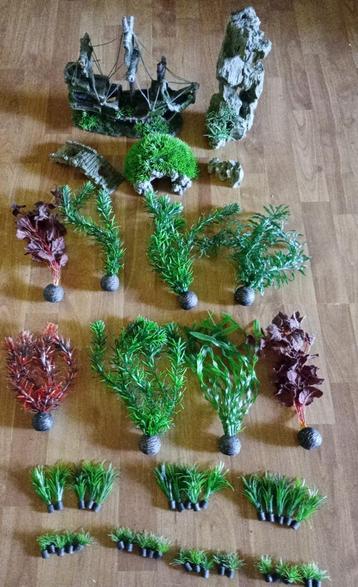 Aquariumdecoratie, complete set beschikbaar voor biedingen