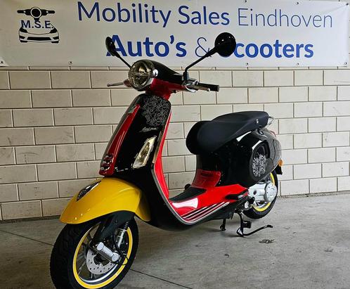 Vespa Bromscooter Primavera 4T. Mickey Mouse Edition, Fietsen en Brommers, Brommers | Vespa, Gebruikt, Overige modellen