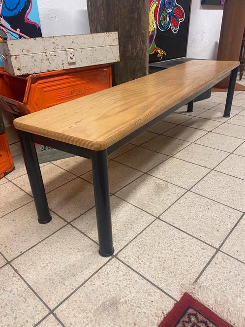 Oerdegelijke metalen kleedbank zitbank oude school, Huis en Inrichting, Stoelen, Gebruikt, Eén, Ophalen