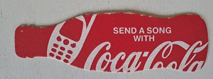 Coca-Cola Onderzetter/viltje in de vorm van een fles, Verzamelen, Merken en Reclamevoorwerpen, Gebruikt, Gebruiksvoorwerp, Ophalen of Verzenden