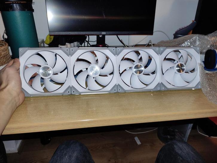 Lian Li UNI Fan SL140 RGB - Wit 4x, Computers en Software, Computerkoelers, Gebruikt, Ophalen