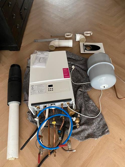 ATAG CV met toebehoren., Doe-het-zelf en Verbouw, Verwarming en Radiatoren, Zo goed als nieuw, Cv-ketel of Combi-ketel, 800 watt of meer