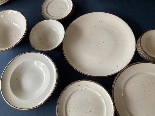 JOHNSON BROTHERS /vintageservies ( als midwinter creation), Huis en Inrichting, Keuken | Servies, Zo goed als nieuw, Bord(en)