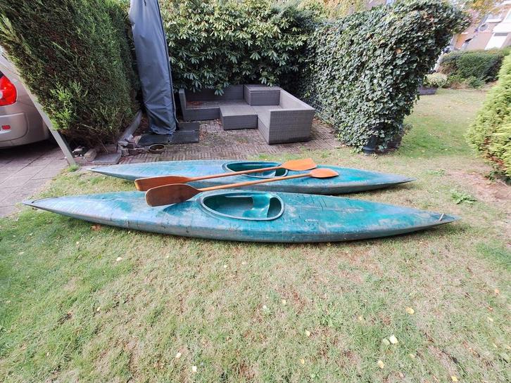 2 Polyester Kajaks met Peddels en spatzeil, Watersport en Boten, Kano's, Gebruikt, Kajak, Eén persoon, Met peddels, Ophalen