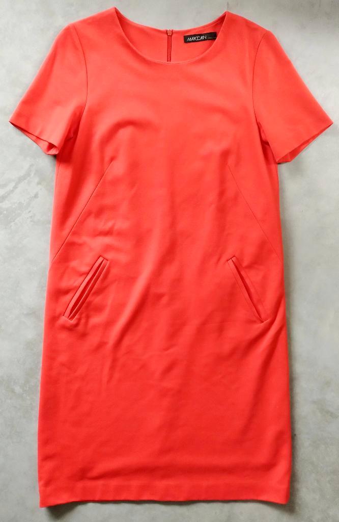 Rood jurkje van MARCCAIN, maat M, Kleding | Dames, Jurken, Zo goed als nieuw, Maat 38/40 (M), Rood, Knielengte, Ophalen of Verzenden
