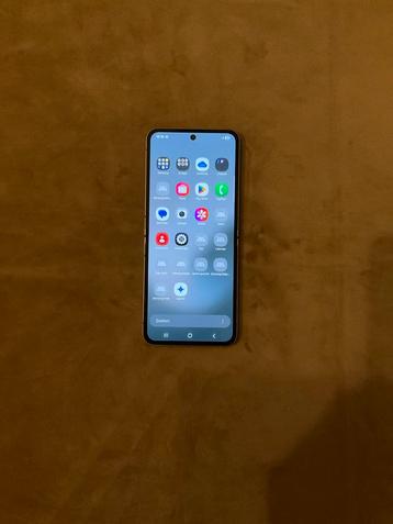 Samsung Galaxy Z Flip 6 - Nieuw! beschikbaar voor biedingen
