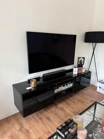 TV meubel met glazen plaat beschikbaar voor biedingen