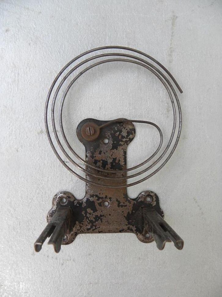 Ophangbeugel 16 met rondgong, Antiek en Kunst, Antiek | Klokken, Ophalen of Verzenden