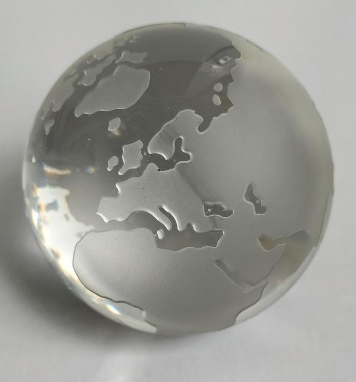 Presse papier wereldbol, Antiek en Kunst, Antiek | Glas en Kristal, Ophalen of Verzenden