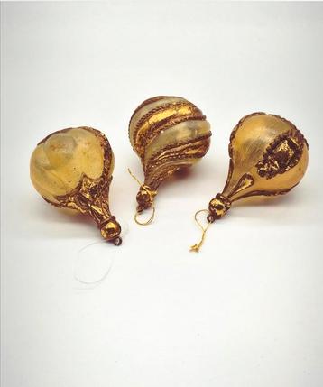 Oude Kerstboomversiering  beschikbaar voor biedingen