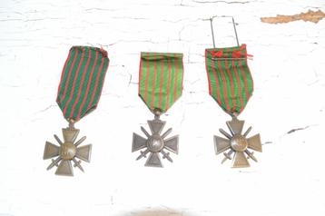 2x een Franse medaille Croix de Guerre 1914-1918