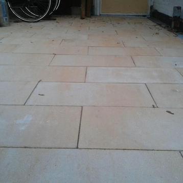 Gratis tegels, 60x30x6 geel/zandkleurig (zie omschrijving) beschikbaar voor biedingen