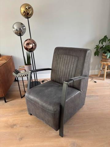 Mooie grijze stoel / fauteuil zgan beschikbaar voor biedingen