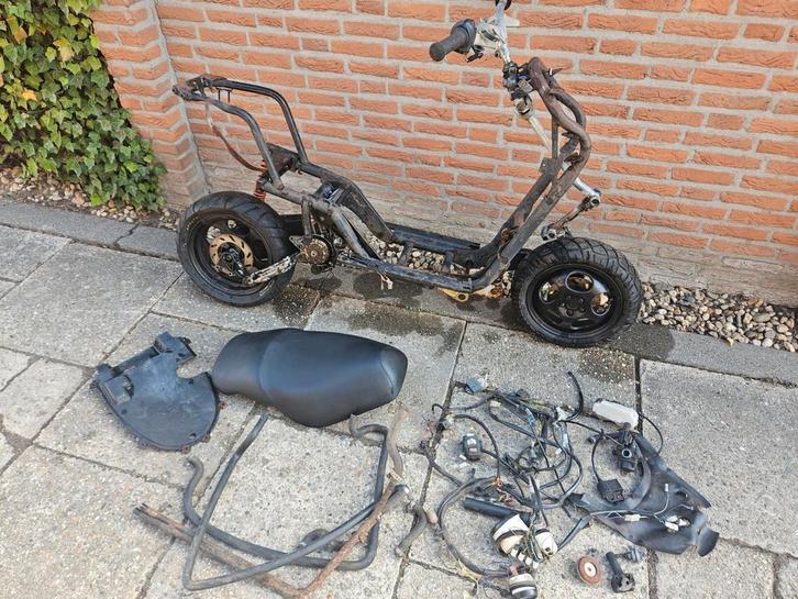 Italjet Formule Frame - Onderdelen, Fietsen en Brommers, Brommeronderdelen | Scooters, Gebruikt, Overige merken, Frame, Ophalen