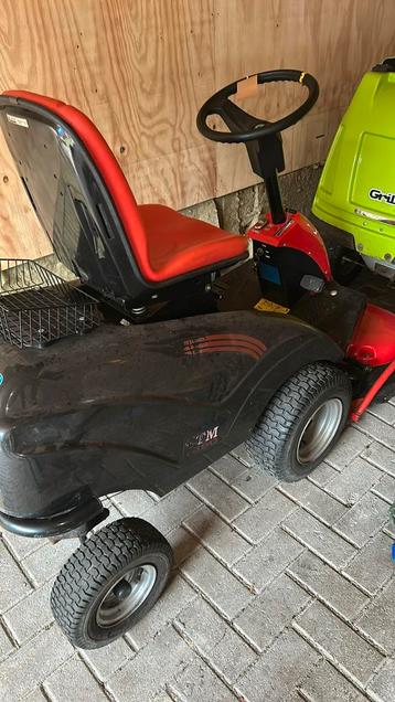 Wegens inruil gtm 1350 hydrostaat beschikbaar voor biedingen