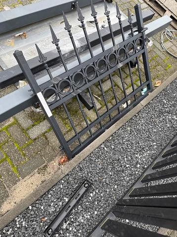 Zwarte Sierpoort 1,20m breed, max 100cm hoog beschikbaar voor biedingen