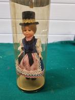 -Pop souvenir vintage kledendracht, Verzamelen, Poppen, Ophalen of Verzenden, 'T Olde Gre-j, Info@toldegrej.nl, Endepoelstraat 20f Didam