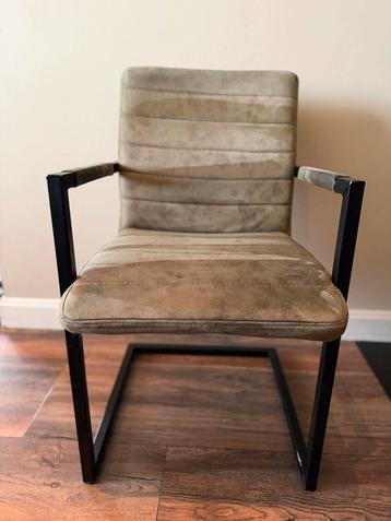 nette eetkamerstoelen te koop beschikbaar voor biedingen