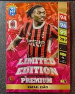 Panini Fifa365 2025  LIMITED EDITION PREMIUM  LEÃO AC MILAN, Hobby en Vrije tijd, Stickers en Plaatjes, Ophalen of Verzenden, Zo goed als nieuw