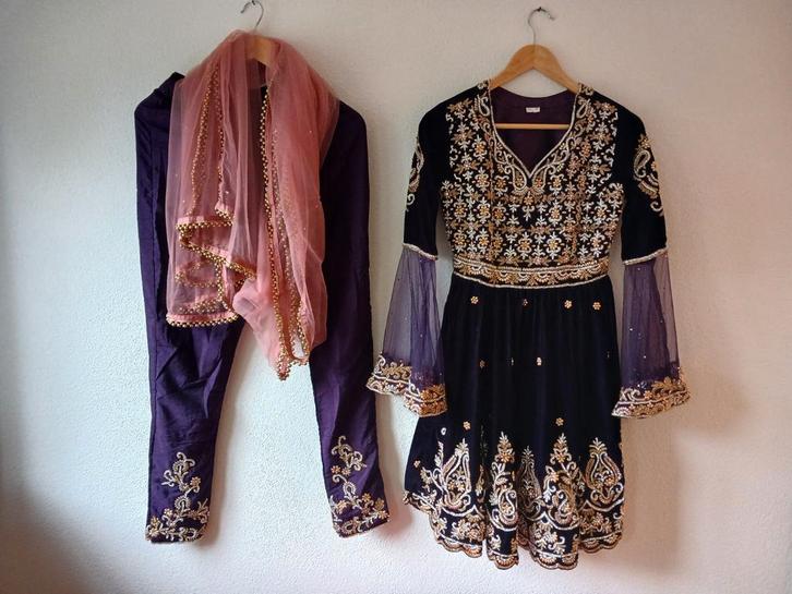 Oosterse Feestkleding - Prachtig Gedecoreerd, Kleding | Dames, Carnavalskleding en Feestkleding, Zo goed als nieuw, Kleding, Overige thema's