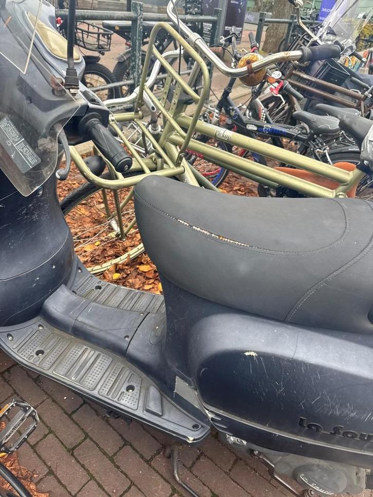 La souris scooter snorfiets blauw kenteken, Fietsen en Brommers, Snorfietsen en Snorscooters, Gebruikt, Overige merken, Benzine