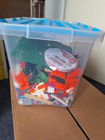 Lego in Doos - Veel Stenen! beschikbaar voor biedingen