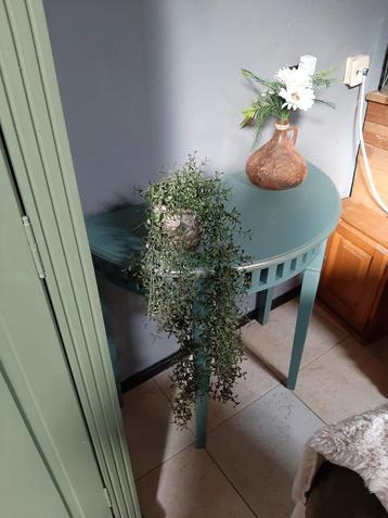 Brocante gave Sidetable beschikbaar voor biedingen
