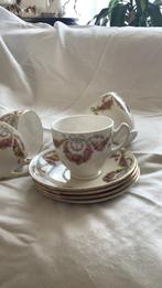 Royal Albert crown china complete set, Antiek en Kunst, Antiek | Servies compleet, Ophalen of Verzenden