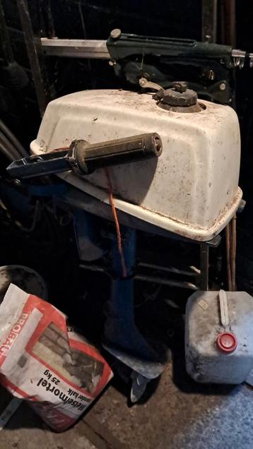 Buitenboord motortje.Nimag met nr bestellen van onderdelen beschikbaar voor biedingen