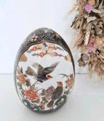 Decoratief ei van porselein met beschildering vogels, Ophalen of Verzenden