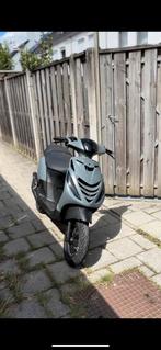 Piaggo zip 125cc, Fietsen en Brommers, Scooters | Piaggio, Ophalen of Verzenden, Zo goed als nieuw, Tweetakt, Zip