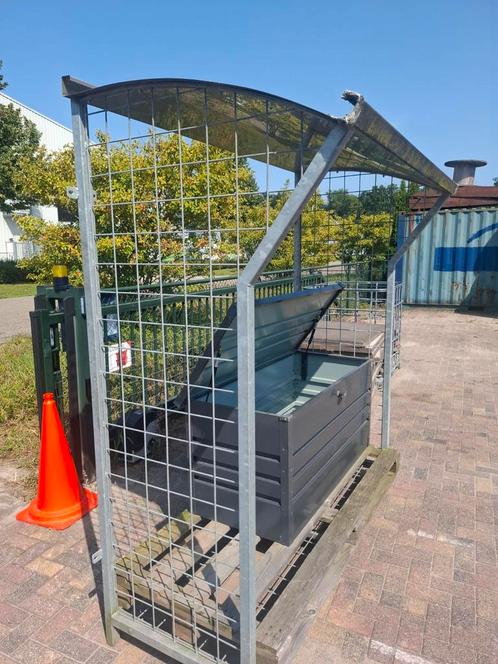 Metalen Opbergrek / Houtopslag met Kist, Tuin en Terras, Bergingen en Tuinkasten, Gebruikt, Overige typen, Metaal, Ophalen