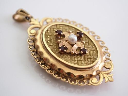 Groot 18 krt gouden medaillon met parels en robijnen, Sieraden, Tassen en Uiterlijk, Antieke sieraden, Hanger, Goud, Met edelsteen