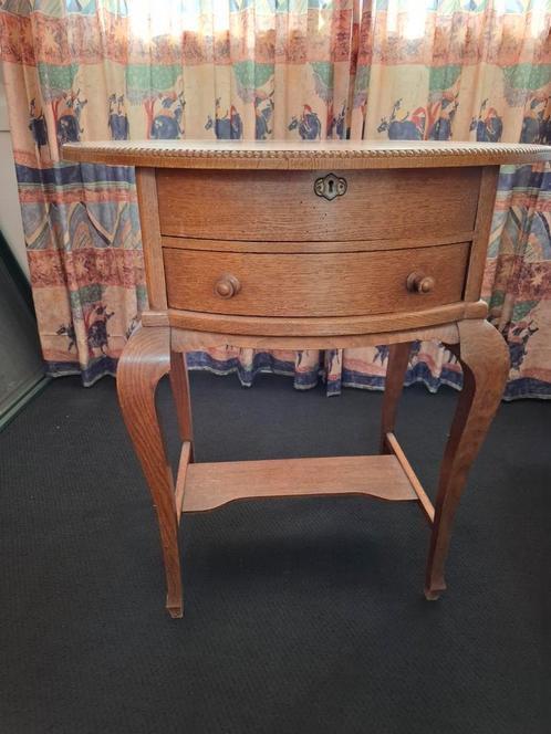 Antiek Tafeltje met Spiegel, Antiek en Kunst, Curiosa en Brocante, Ophalen
