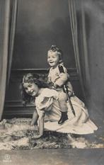 MEISJE en JONGEN aan het spelen uit 1908, Verzamelen, Ansichtkaarten | Themakaarten, Verzenden, Voor 1920, Gelopen, Kinderen