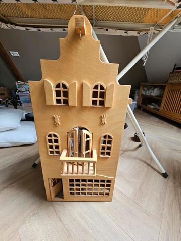Houten poppenhuis grachtenpand beschikbaar voor biedingen