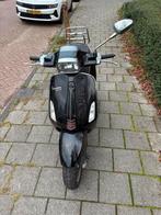 Vespa sprint 2015, Fietsen en Brommers, Scooters | Vespa, Gebruikt, Maximaal 45 km/u, Vespa S, Ophalen of Verzenden