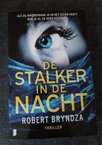 De stalker in de nacht (Robert Bryndza) beschikbaar voor biedingen
