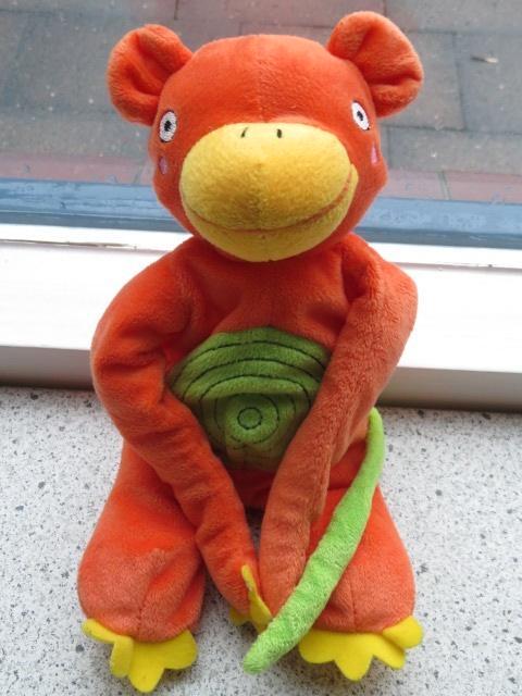 Oranje aap groene buik van IKEA Apa Barnslig pieper in lijf, Kinderen en Baby's, Speelgoed | Knuffels en Pluche, Zo goed als nieuw