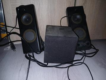 Set pc speakers met box beschikbaar voor biedingen