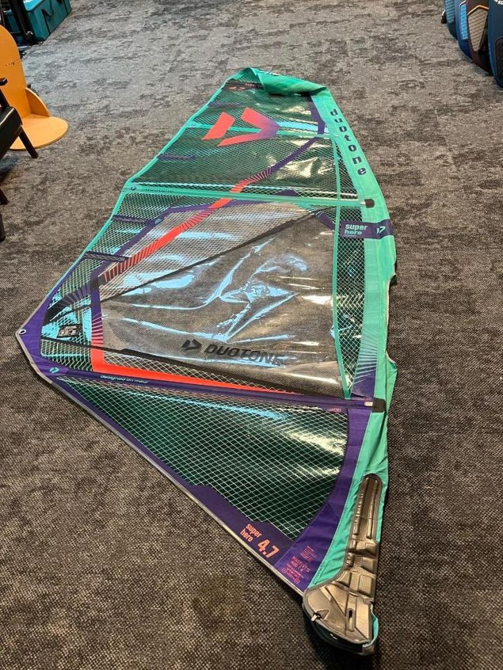 Duotone Super Hero 4.7, Watersport en Boten, Windsurfen