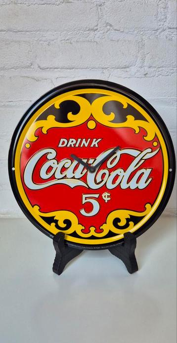 Retro, originele blikken Coca-Cola wandklok  beschikbaar voor biedingen