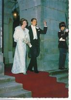 44 Koningin Juliana en Prinses Beatrix bij uitreiking Erasm, Ophalen of Verzenden, Zo goed als nieuw, Nederland, Kaart, Foto of Prent