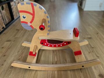 Houten hobbel paard  beschikbaar voor biedingen
