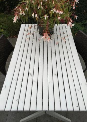 Mooie tuintafel hout IZGS | plat op te bergen beschikbaar voor biedingen
